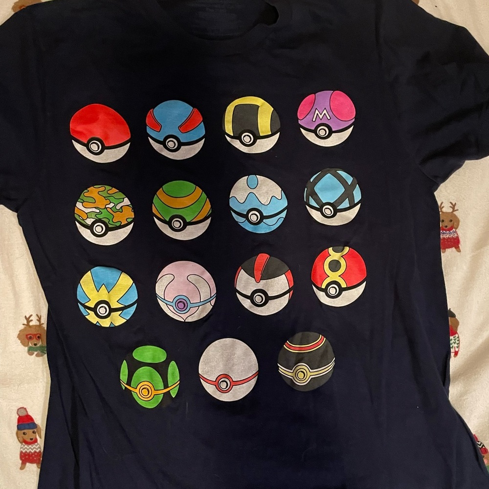 Large Pokémon pokeball shirt